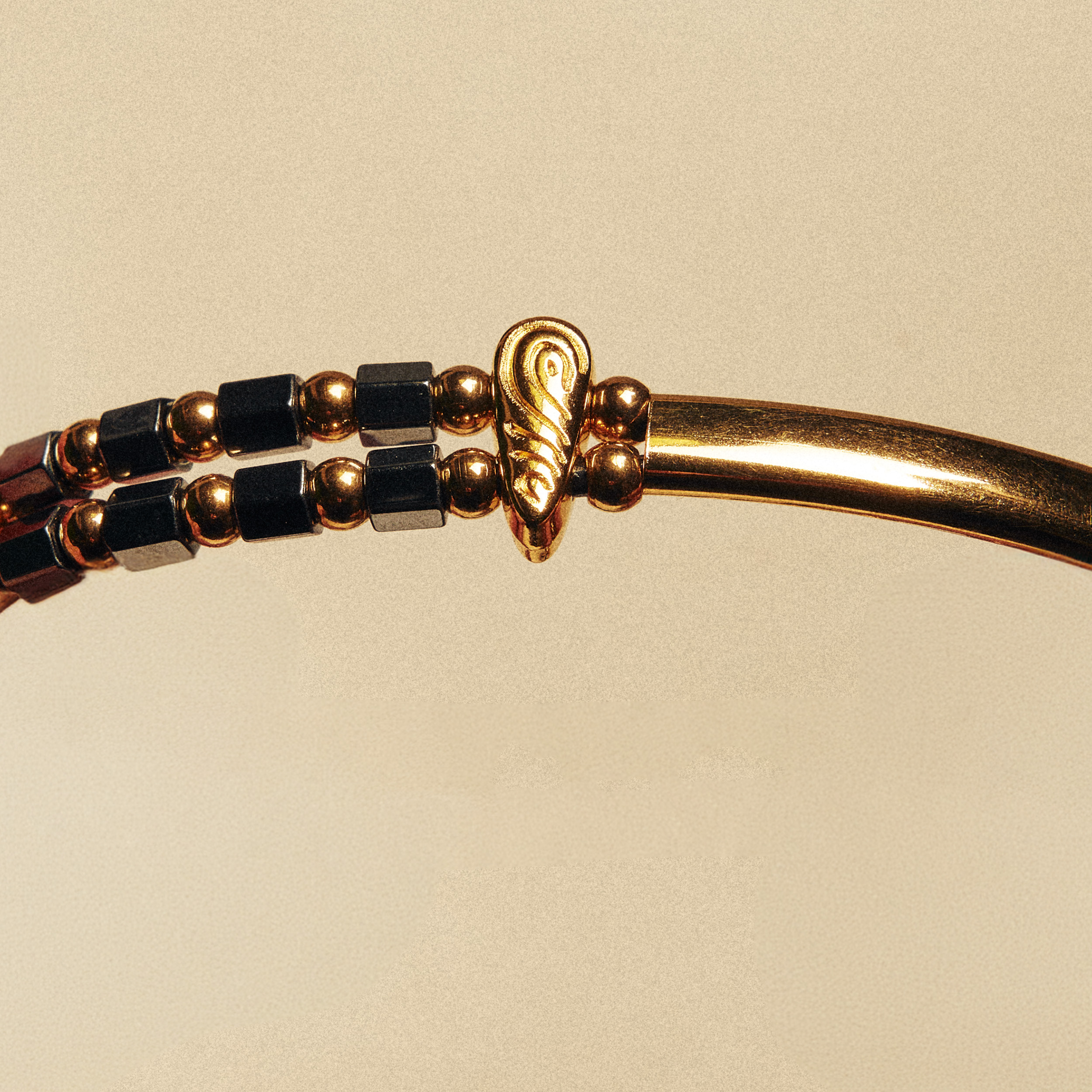 Bracelet with Hematites And Gold Elements - Image 2